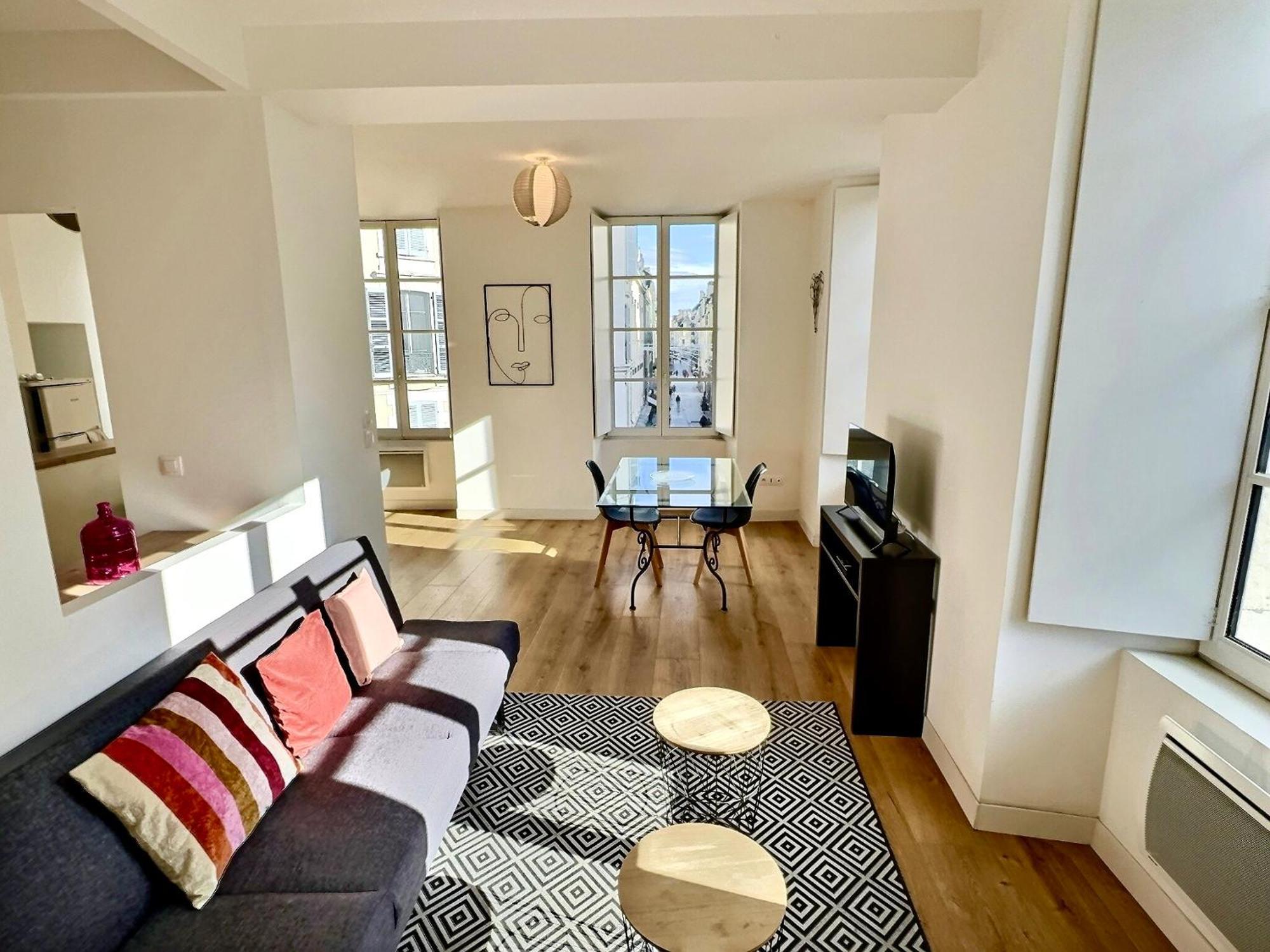 Wonderhost, Au Coeur Du Quartier Du Chateau Pau Exterior foto